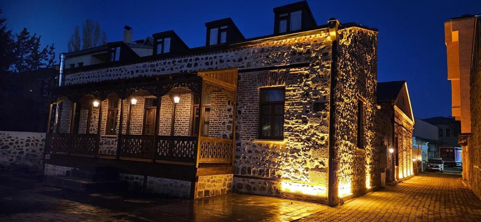 Mihman Konak Hotel Kars Buitenkant foto